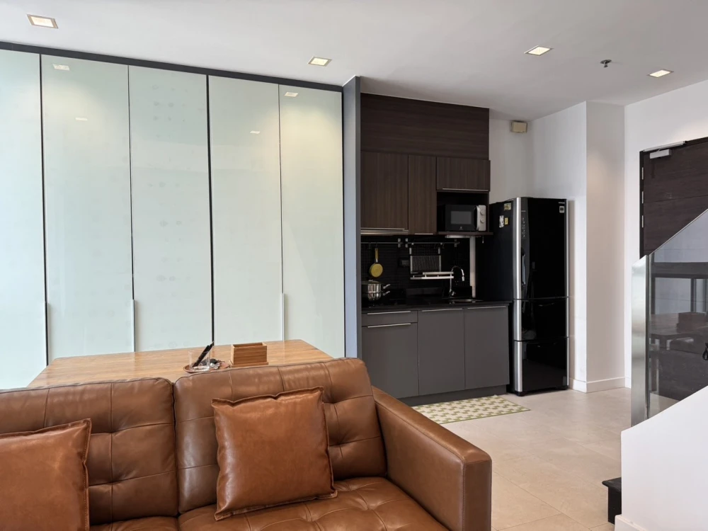 For rent, Ideo Q Phayathai, 37th floor, high floor, beautiful view, open, Duplex room, high ceiling, fully furnished, ready to move in