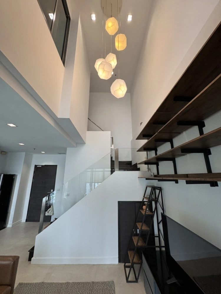 For rent, Ideo Q Phayathai, 37th floor, high floor, beautiful view, open, Duplex room, high ceiling, fully furnished, ready to move in