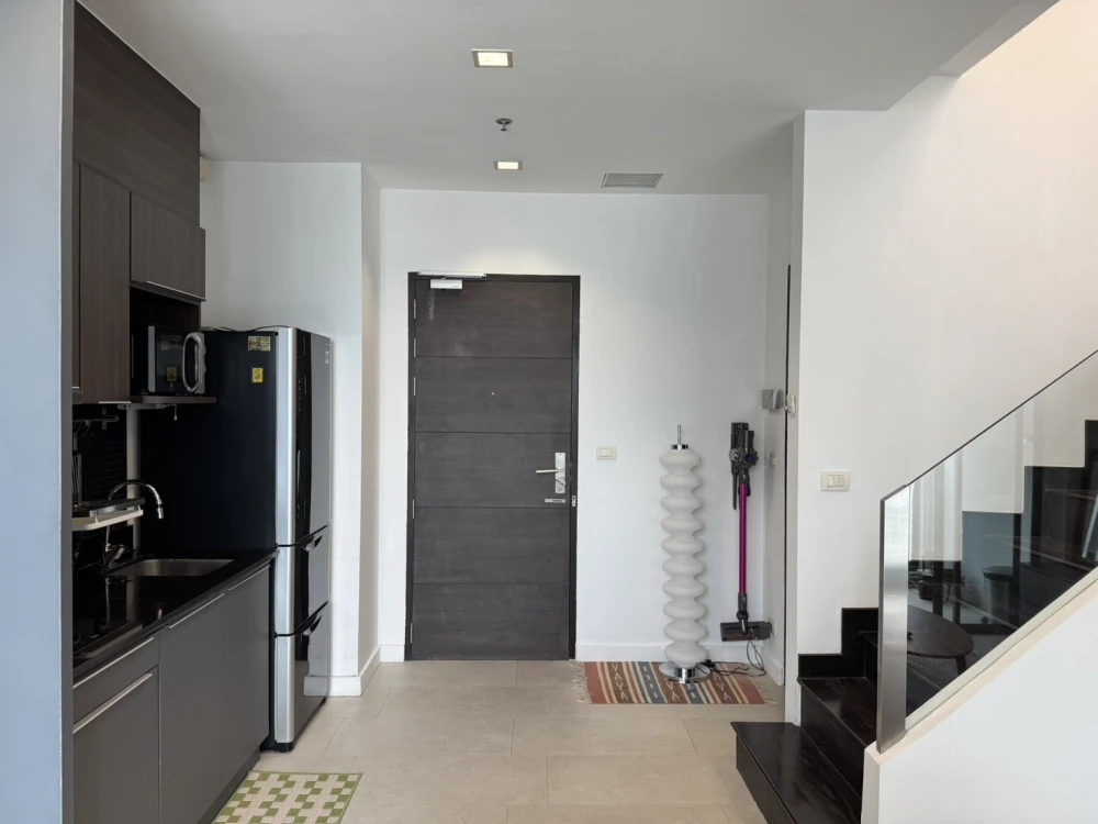 For rent, Ideo Q Phayathai, 37th floor, high floor, beautiful view, open, Duplex room, high ceiling, fully furnished, ready to move in