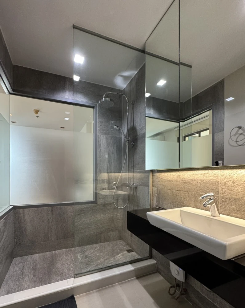 For rent, Ideo Q Phayathai, 37th floor, high floor, beautiful view, open, Duplex room, high ceiling, fully furnished, ready to move in