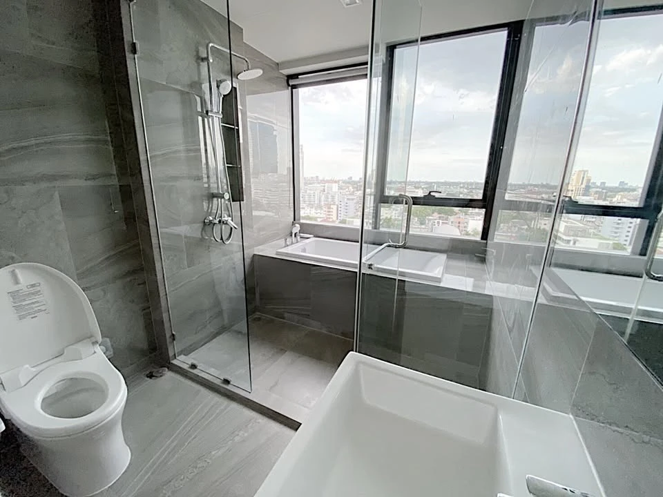 For rent: Ideo Q Sukhumvit 36. The layout is the best proportion. No block view. Clear view. Natural light. Hurry and book now.