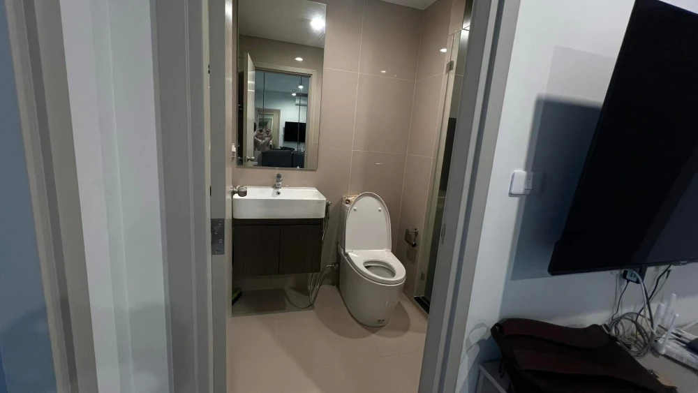 For rent: Ideo Charan 70 - Riverview, 31st floor, very high, swimming pool view, complete facilities, book now