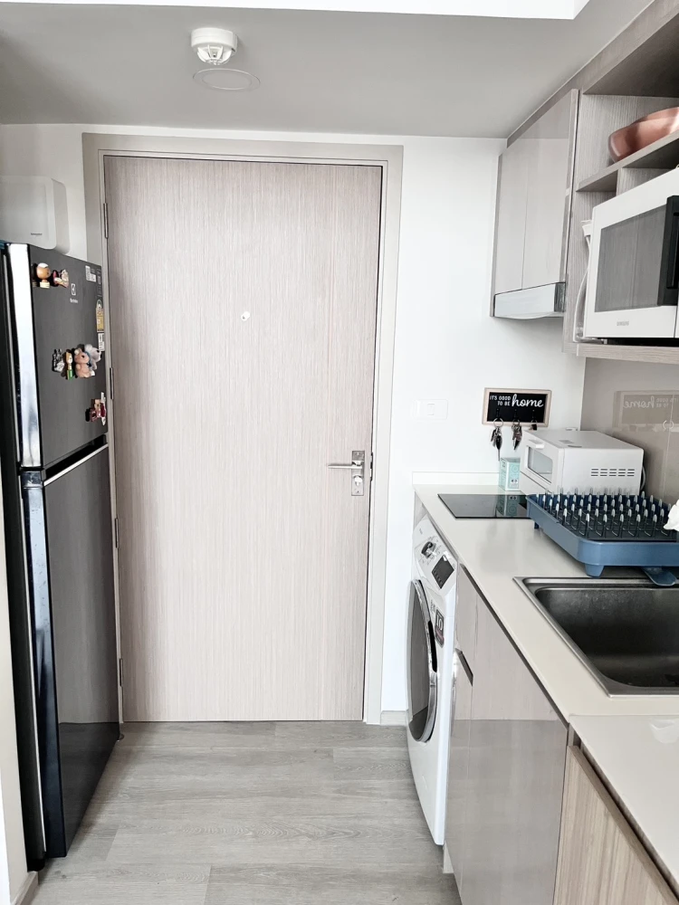 For rent: Ideo Charan 70 Riverview, Hybrid (duplex) unit on a very high floor with stunning views of the Chao Phraya River. Book now!