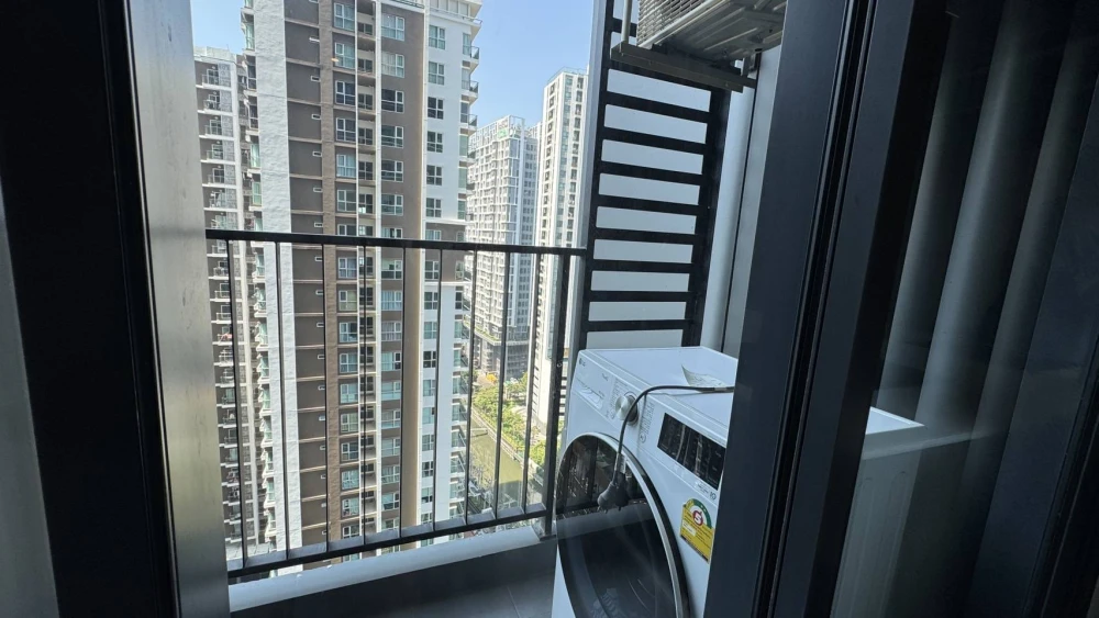 For rent: Ideo Rama 9 Asoke, ready to move in, furnished, complete with electrical appliances. Come and reserve now. Don't miss out.