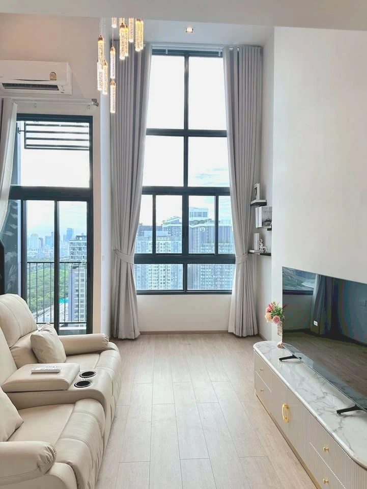 For rent: Ideo Rama 9 - Asoke, 35th floor, very high, fully furnished. If you don't reserve, you'll miss out!