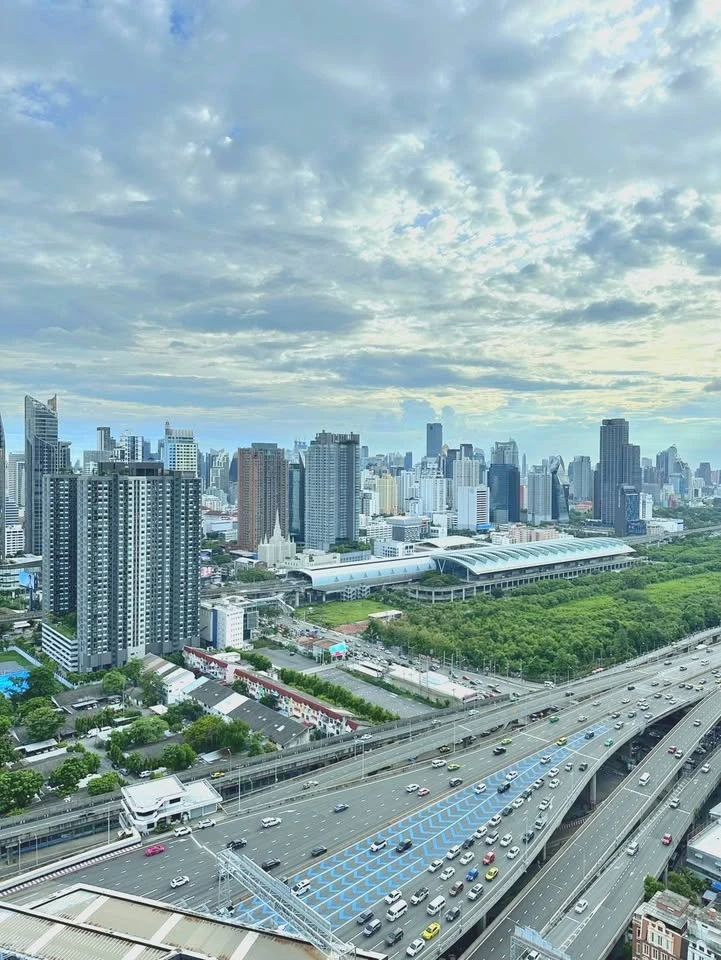 For rent: Ideo Rama 9 - Asoke, 35th floor, very high, fully furnished. If you don't reserve, you'll miss out!