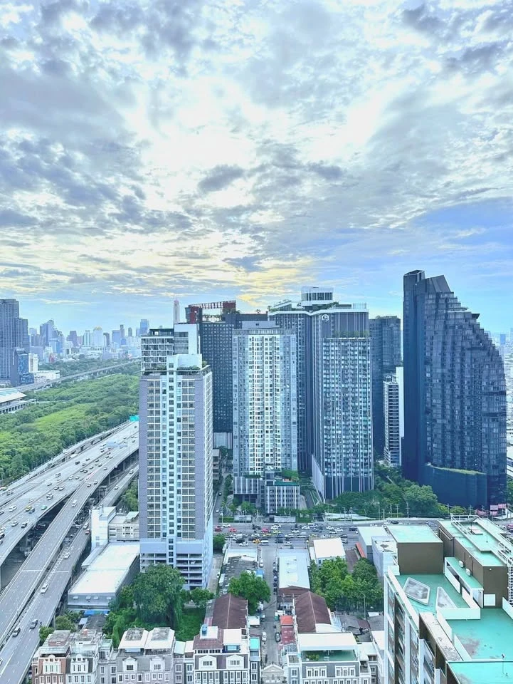For rent: Ideo Rama 9 - Asoke, 35th floor, very high, fully furnished. If you don't reserve, you'll miss out!