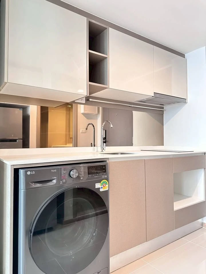 For rent: Ideo Rama 9 - Asoke, 35th floor, very high, fully furnished. If you don't reserve, you'll miss out!
