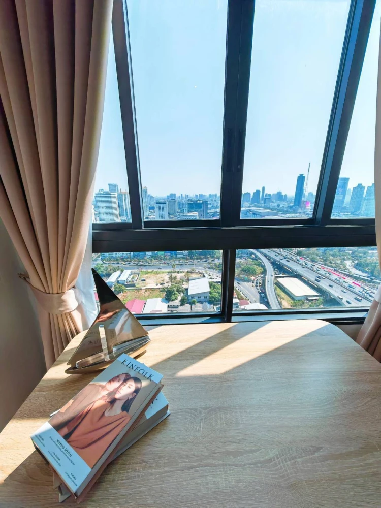 For rent, Ideo Rama 9 - Asoke, Studio Hybrid room, beautifully decorated and livable. Plus lots of electrical appliances. Hurry and reserve now.