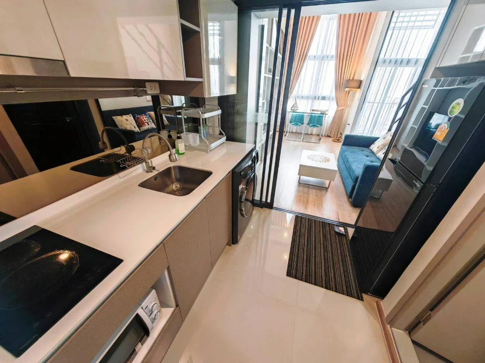 For rent, Ideo Rama 9 - Asoke, Studio Hybrid room, beautifully decorated and livable. Plus lots of electrical appliances. Hurry and reserve now.