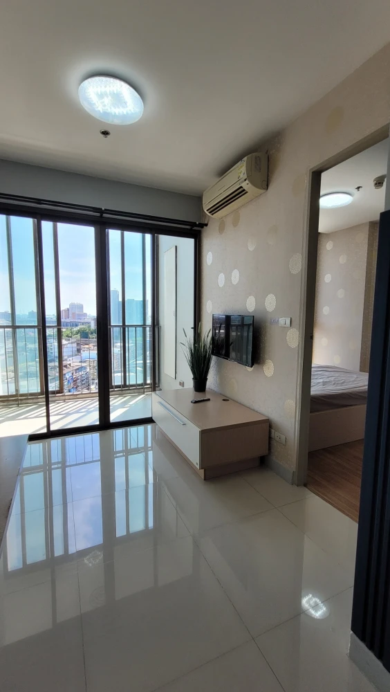 For rent: Ideo Mix Sukhumvit 103, decorated in soothing colors, complete with a full set of furniture. Hurry and reserve now!