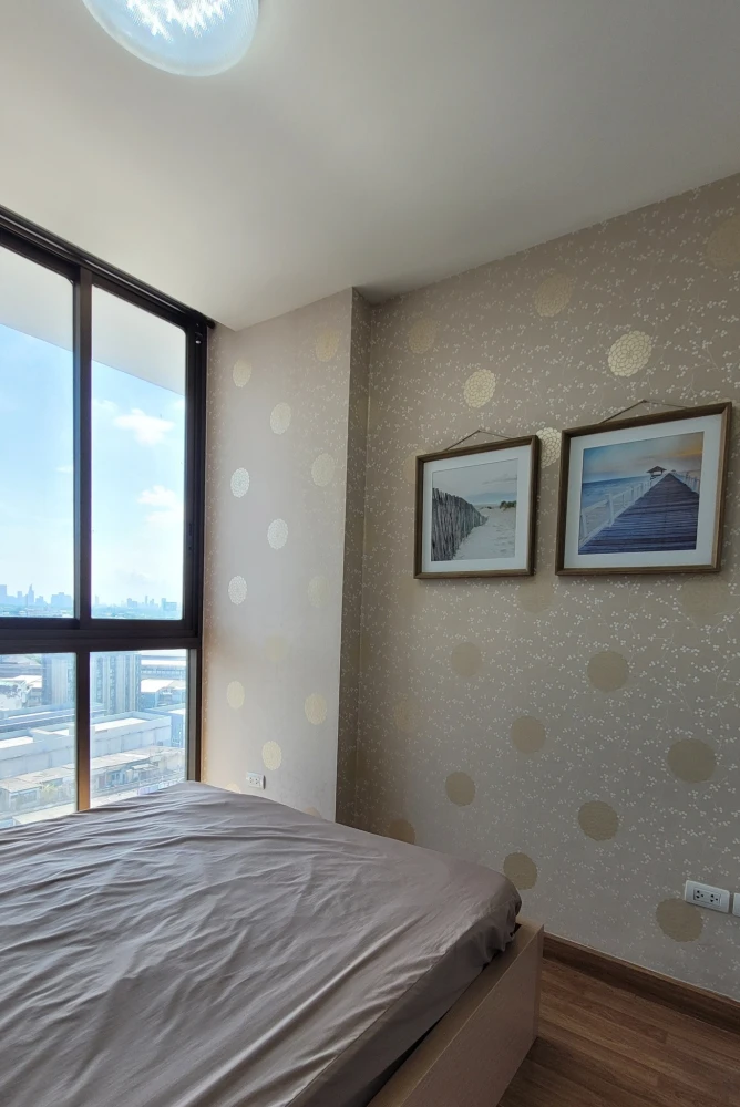 For rent: Ideo Mix Sukhumvit 103, decorated in soothing colors, complete with a full set of furniture. Hurry and reserve now!