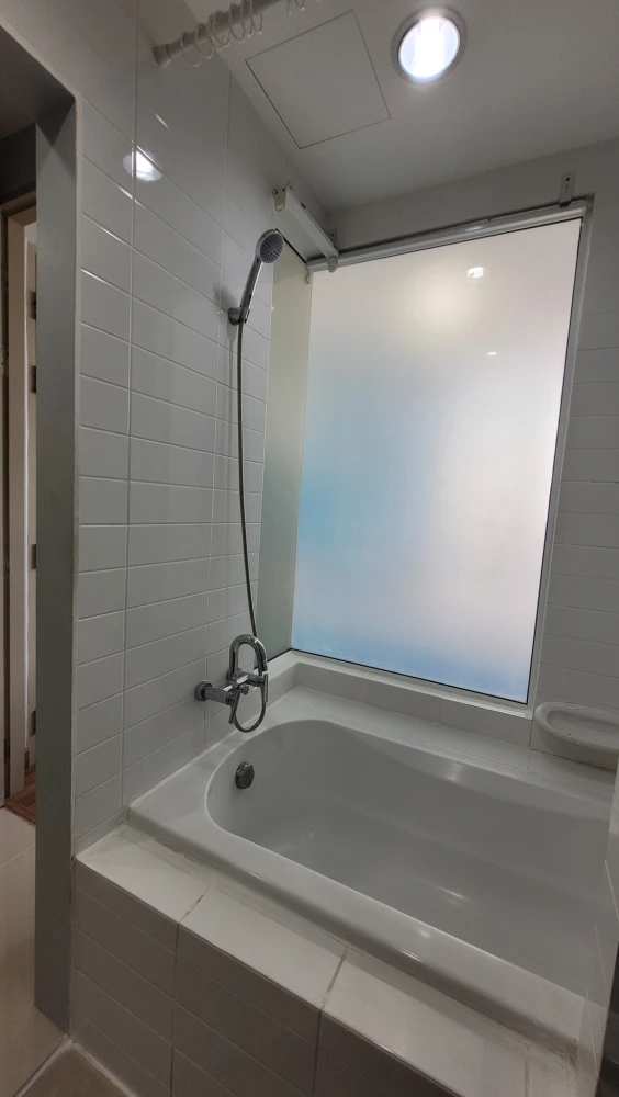 For rent: Ideo Mix Sukhumvit 103, decorated in soothing colors, complete with a full set of furniture. Hurry and reserve now!