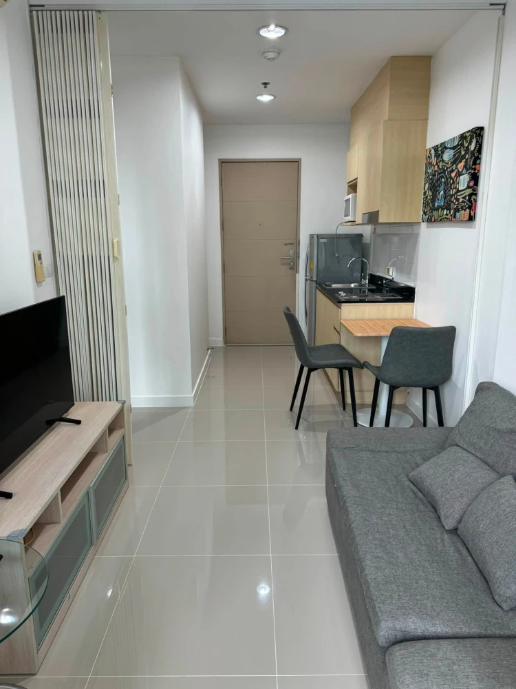 For rent: Ideo Ratchada-Huai Khwang. Spacious room with ample living space. Fully furnished with appliances. Just bring your luggage and move in!