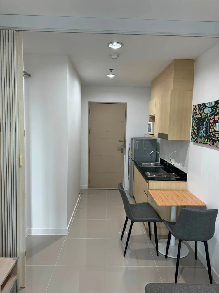 For rent: Ideo Ratchada-Huai Khwang. Spacious room with ample living space. Fully furnished with appliances. Just bring your luggage and move in!