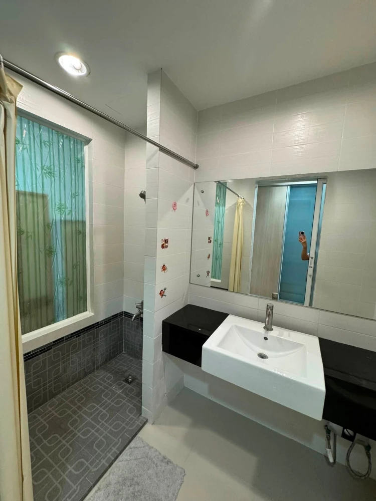 For rent: Ideo Ratchada-Huai Khwang. Spacious room with ample living space. Fully furnished with appliances. Just bring your luggage and move in!