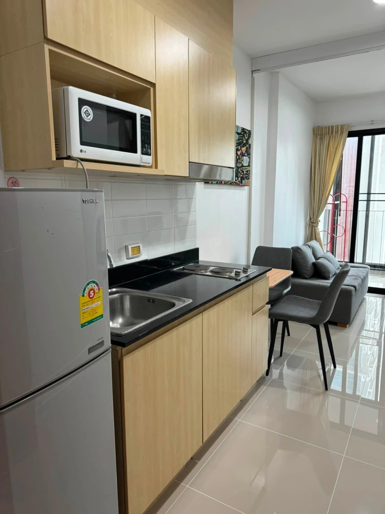 For rent: Ideo Ratchada-Huai Khwang. Spacious room with ample living space. Fully furnished with appliances. Just bring your luggage and move in!