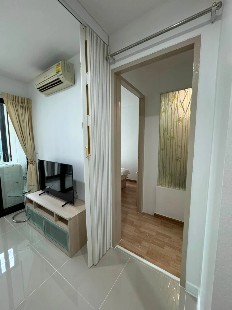 For rent: Ideo Ratchada-Huai Khwang. Spacious room with ample living space. Fully furnished with appliances. Just bring your luggage and move in!