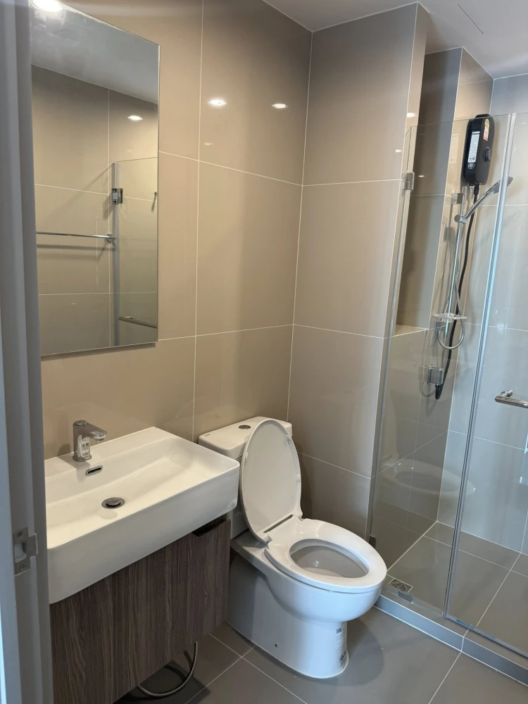 For rent: Ideo Ramkhamhaeng - Lamsalee Station, 15th floor, city view, see The Mall Bangkapi, pier, ready to move in immediately.