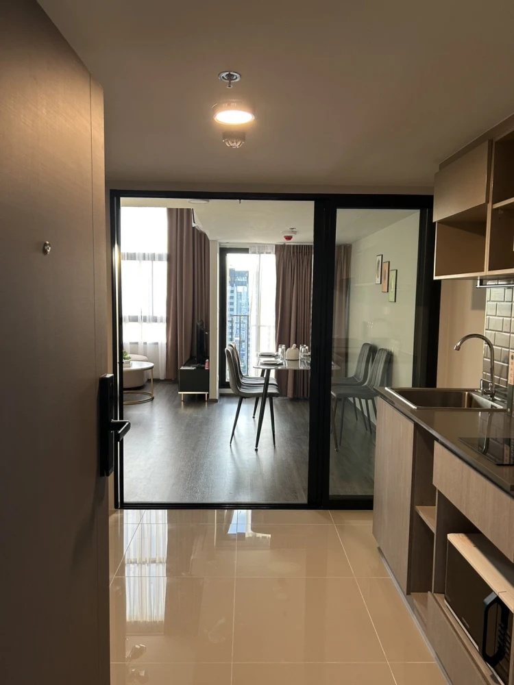 For rent!! Ideo Ramkhamhaeng - Lamsalee Station, 28th floor, beautiful room, fully furnished, ready to move in. Don't miss it!!