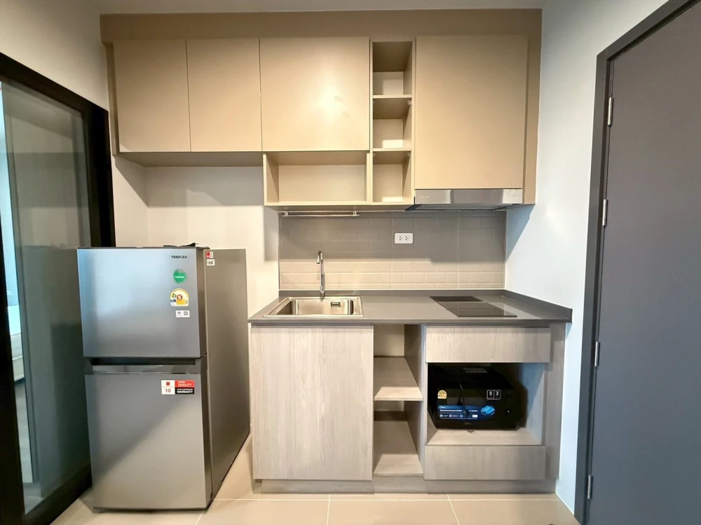For rent: Ideo Ramkhamhaeng - Lamsalee Station, front view, swimming pool, fully furnished and appliances, ready to move in.