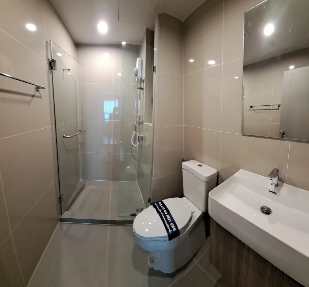 For rent: Ideo Ramkhamhaeng - Lamsalee Station, One bed room, 10th floor, fully furnished, interested, book now.