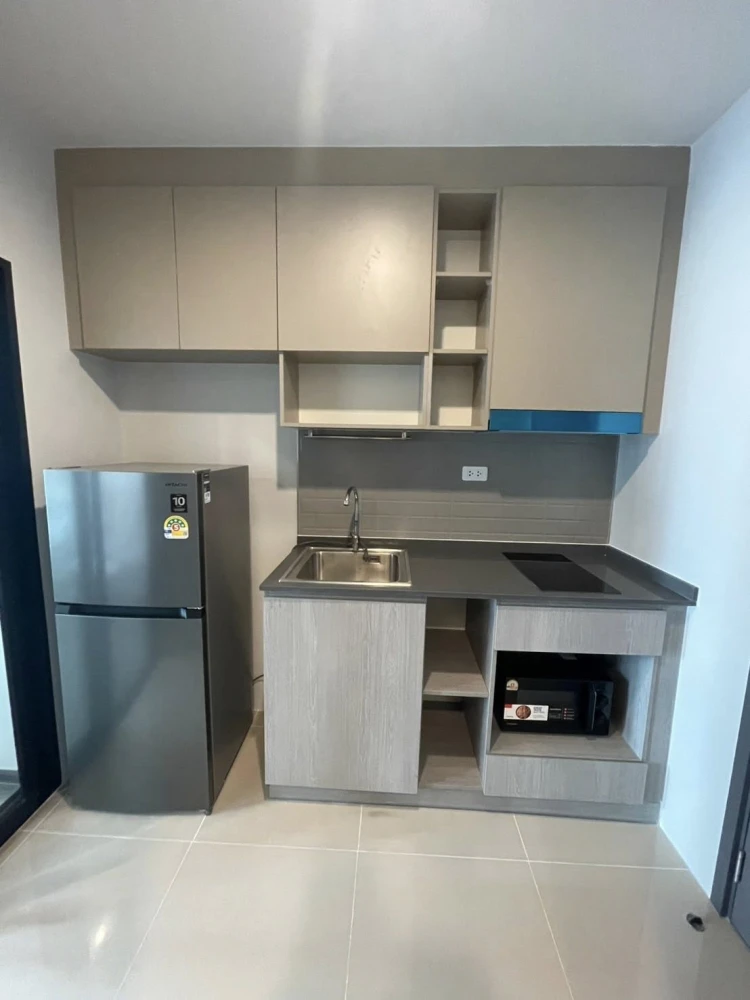 For rent: Ideo Ramkhamhaeng - Lamsalee Station, Studio room with clear glass partition between kitchen and bedroom. Interested? Reserve now!