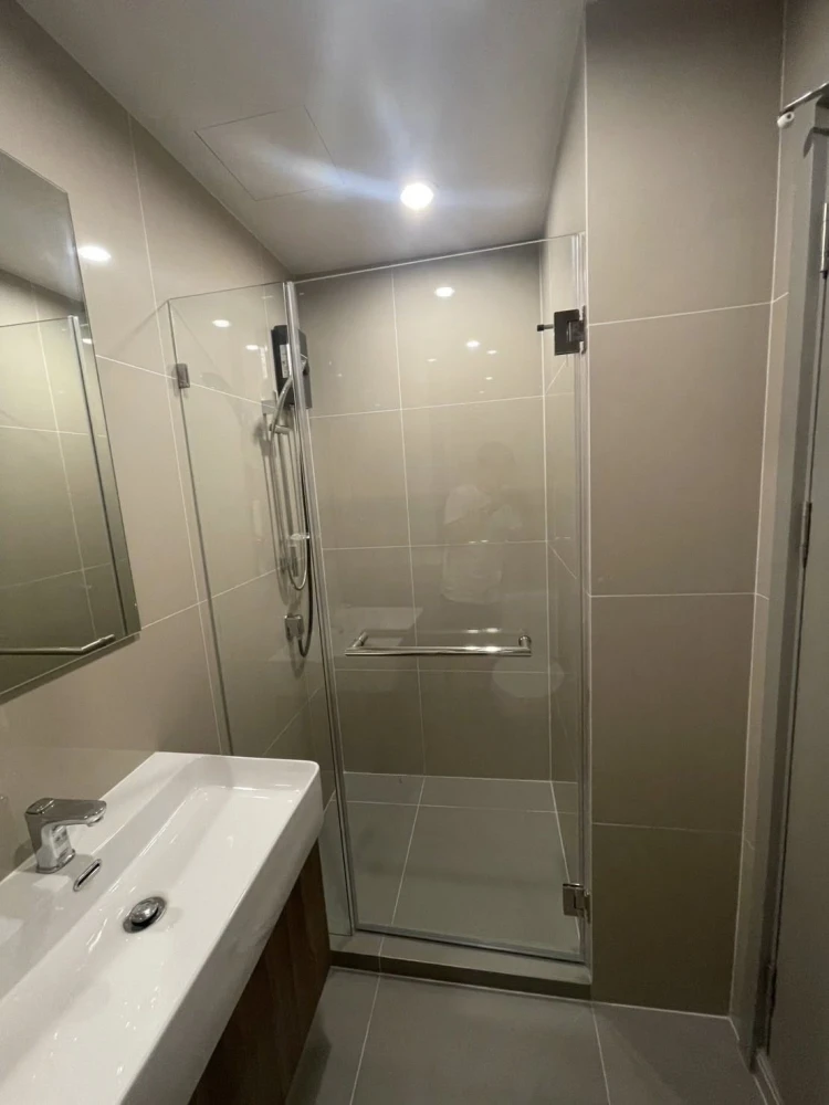 For rent: Ideo Ramkhamhaeng - Lamsalee Station, Studio room with clear glass partition between kitchen and bedroom. Interested? Reserve now!