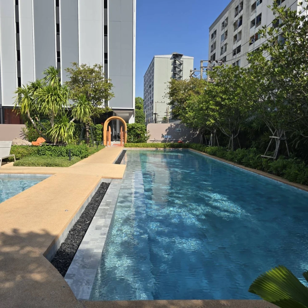 For rent: Ideo Ramkhamhaeng - Lamsali Station. Beautiful room, great location. Rent now!!