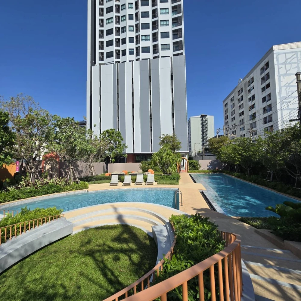 For rent: Ideo Ramkhamhaeng - Lamsali Station. Beautiful room, great location. Rent now!!