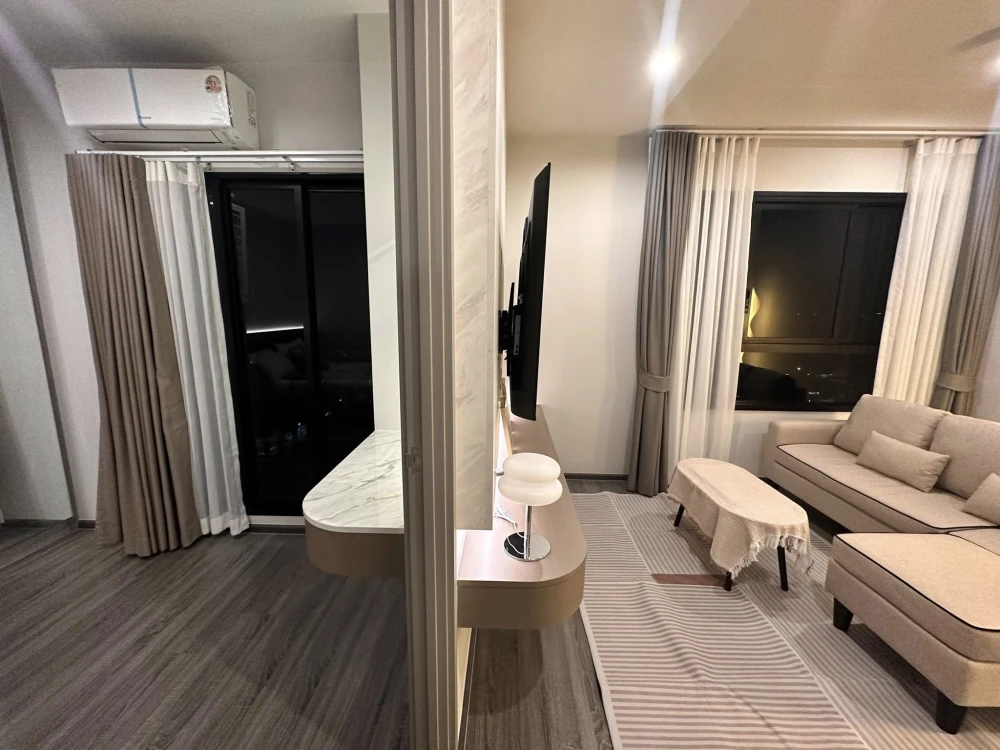 For rent: Ideo Ramkhamhaeng - Lamsali Station, 1 Bedroom unit with spacious living room, fully furnished, ready to move in.