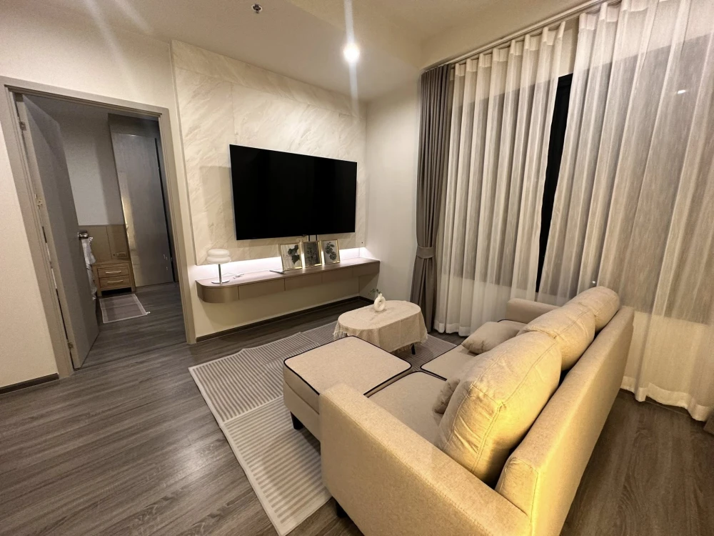 For rent: Ideo Ramkhamhaeng - Lamsali Station, 1 Bedroom unit with spacious living room, fully furnished, ready to move in.