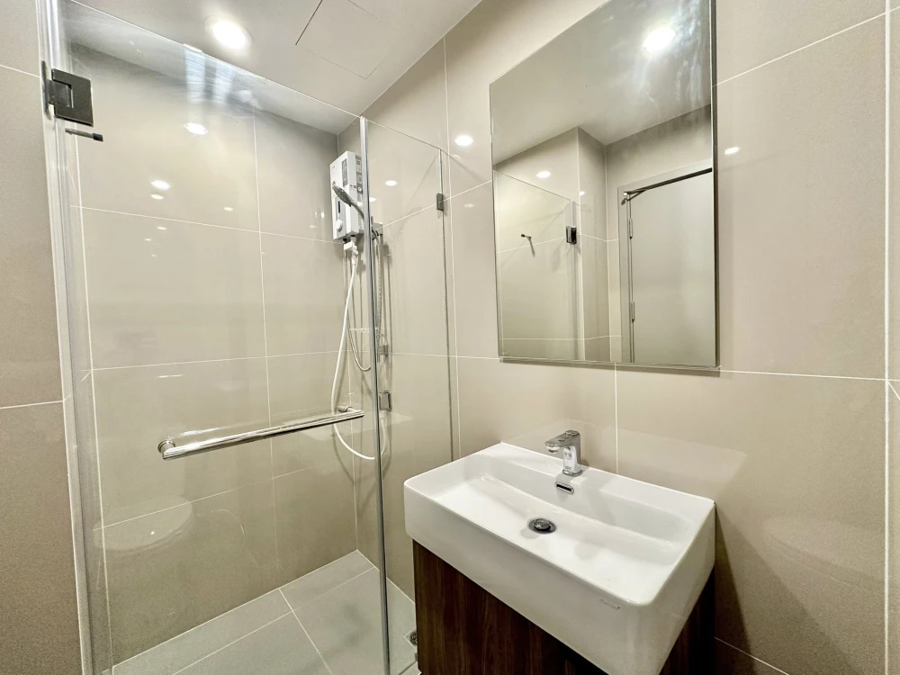 For rent: Ideo Ramkhamhaeng Lamsalee Station, high floor, ready to move in, fully furnished, hurry and reserve now!!