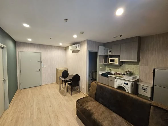 For rent: Ideo Sathorn-Tha Phra. Nice, spacious high-floor unit. Book now!