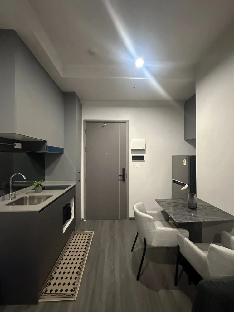For rent: Ideo Sukhumvit - Rama 4, very high floor unit, 35 sq.m., well-divided spaces. Book now!