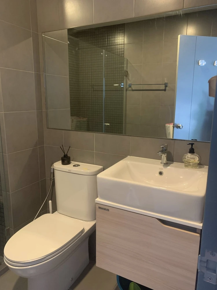 For rent: Ideo Sukhumvit 115, swimming pool view, fully furnished, complete with electrical appliances. Reserve now, get it first.