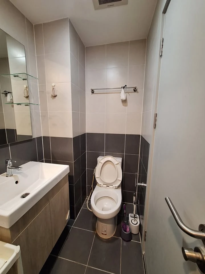 For rent: Ideo Mobi Charan-Interchange, 22 sq m room, wide frontage, pool view, separate kitchen, move in now, don't hesitate.