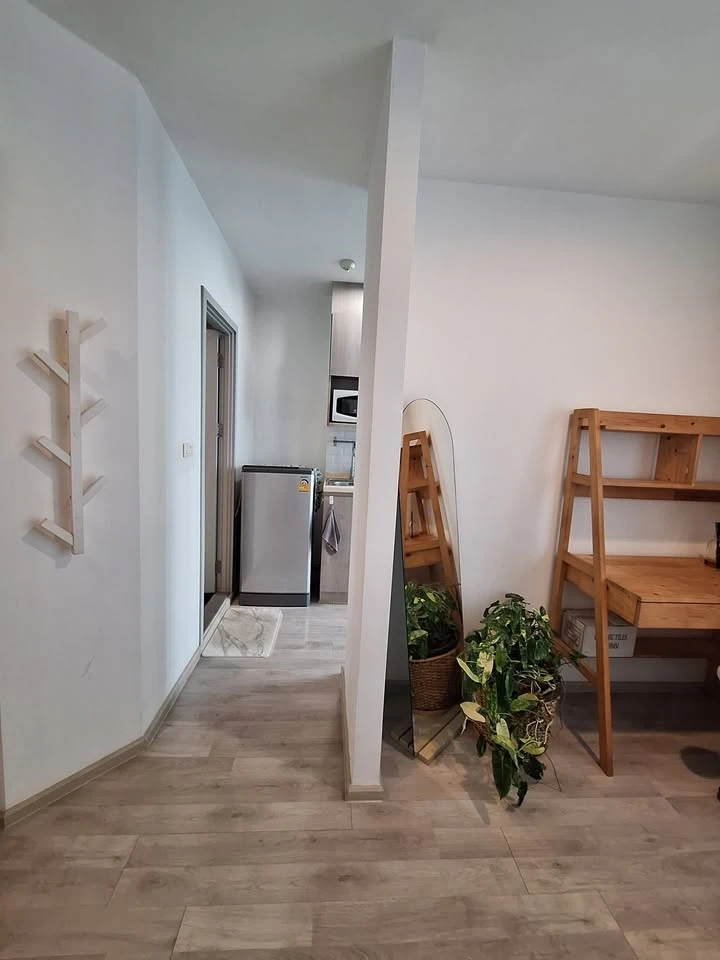 For rent: Ideo Mobi Charan-Interchange, 22 sq m room, wide frontage, pool view, separate kitchen, move in now, don't hesitate.