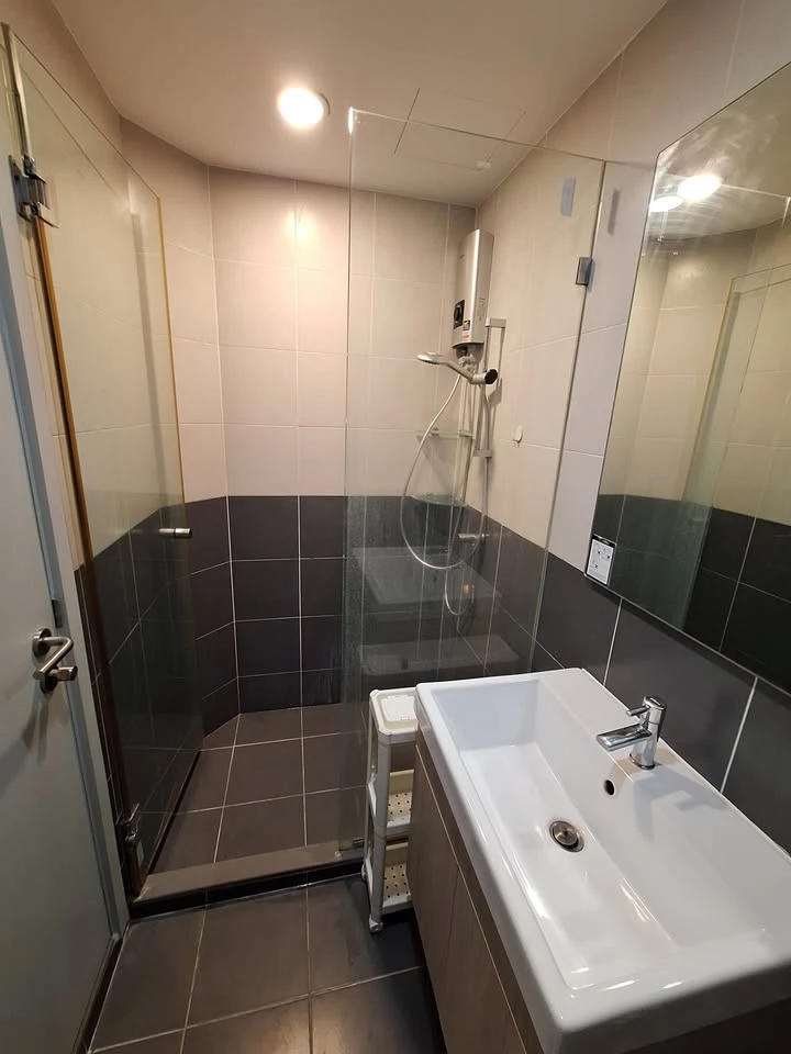 For rent: Ideo Mobi Charan-Interchange, 22 sq m room, wide frontage, pool view, separate kitchen, move in now, don't hesitate.