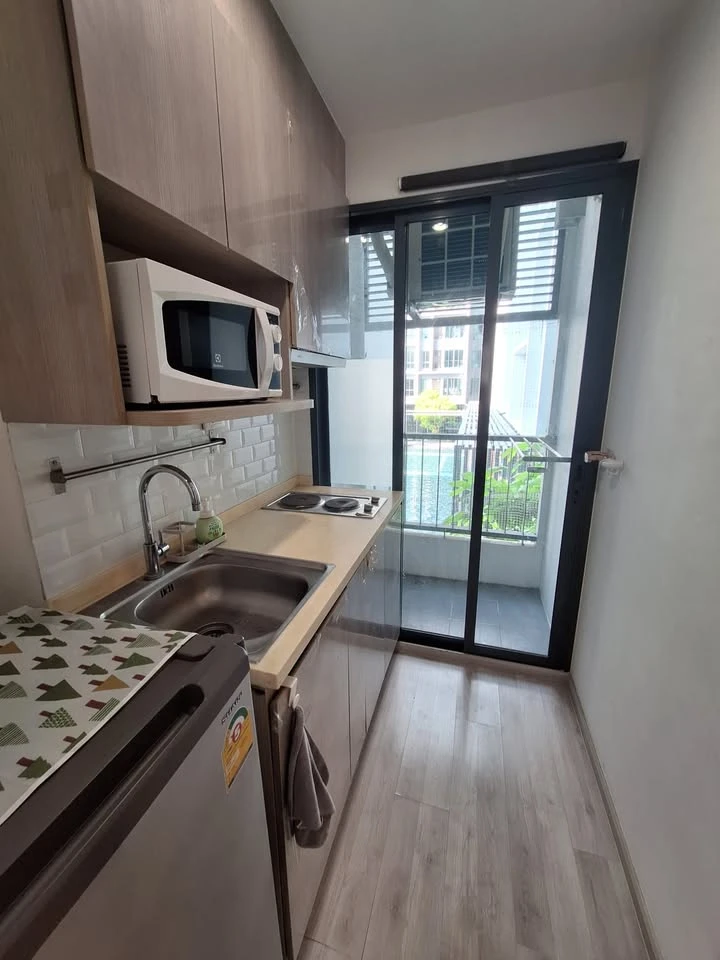 For rent: Ideo Mobi Charan-Interchange, 22 sq m room, wide frontage, pool view, separate kitchen, move in now, don't hesitate.