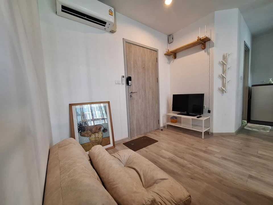 For rent: Ideo Mobi Charan-Interchange, 22 sq m room, wide frontage, pool view, separate kitchen, move in now, don't hesitate.