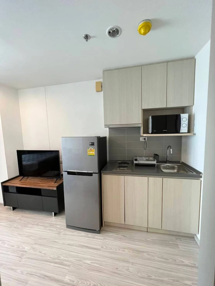 For sale: Ideo Mobi Wong Sawang Interchange, high floor, city view, fully furnished with appliances.