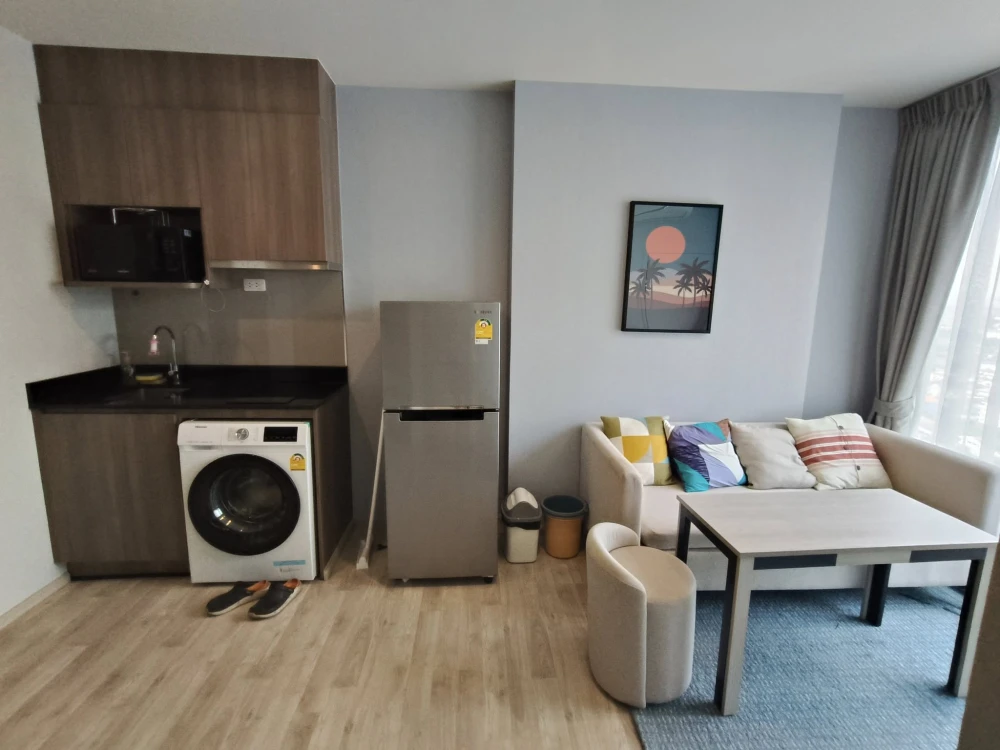 For rent: Ideo Mobi Sukhumvit Eastpoint, 26th floor, very high, spacious room, not cramped, fully furnished, urgent