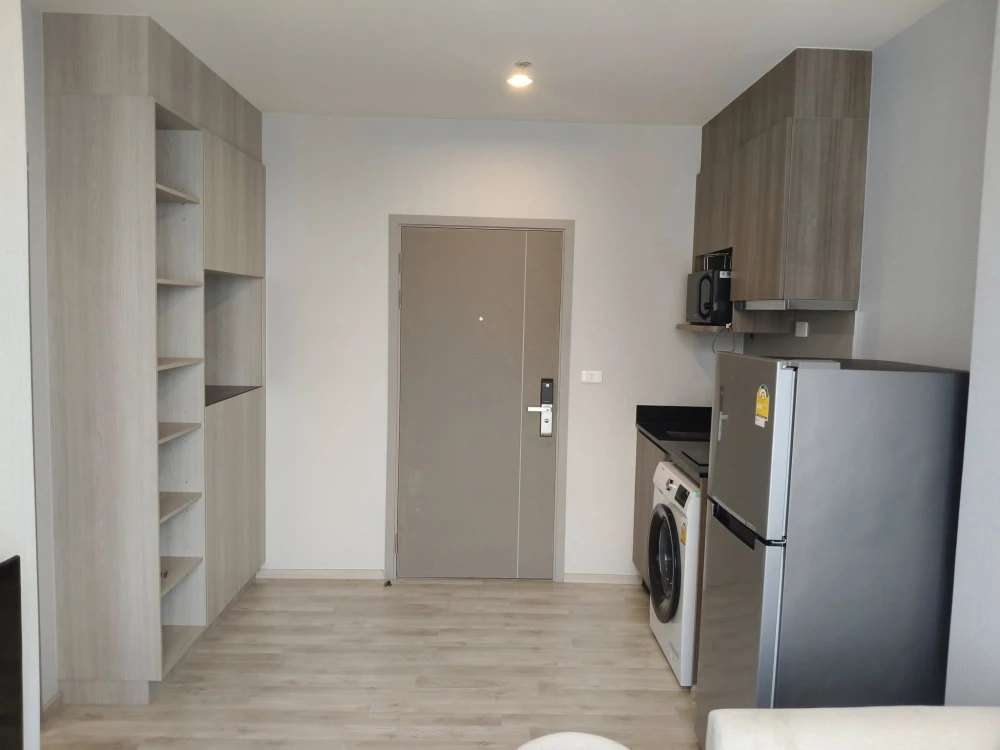 For rent: Ideo Mobi Sukhumvit Eastpoint, 26th floor, very high, spacious room, not cramped, fully furnished, urgent