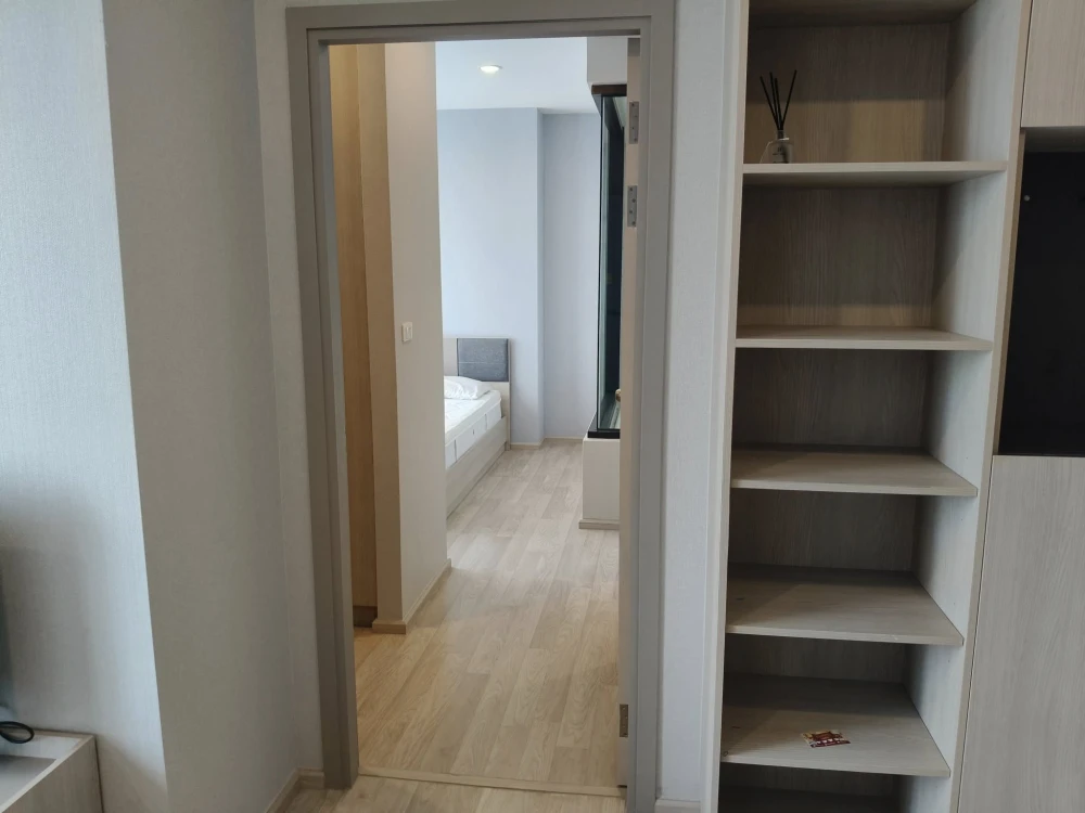 For rent: Ideo Mobi Sukhumvit Eastpoint, 26th floor, very high, spacious room, not cramped, fully furnished, urgent