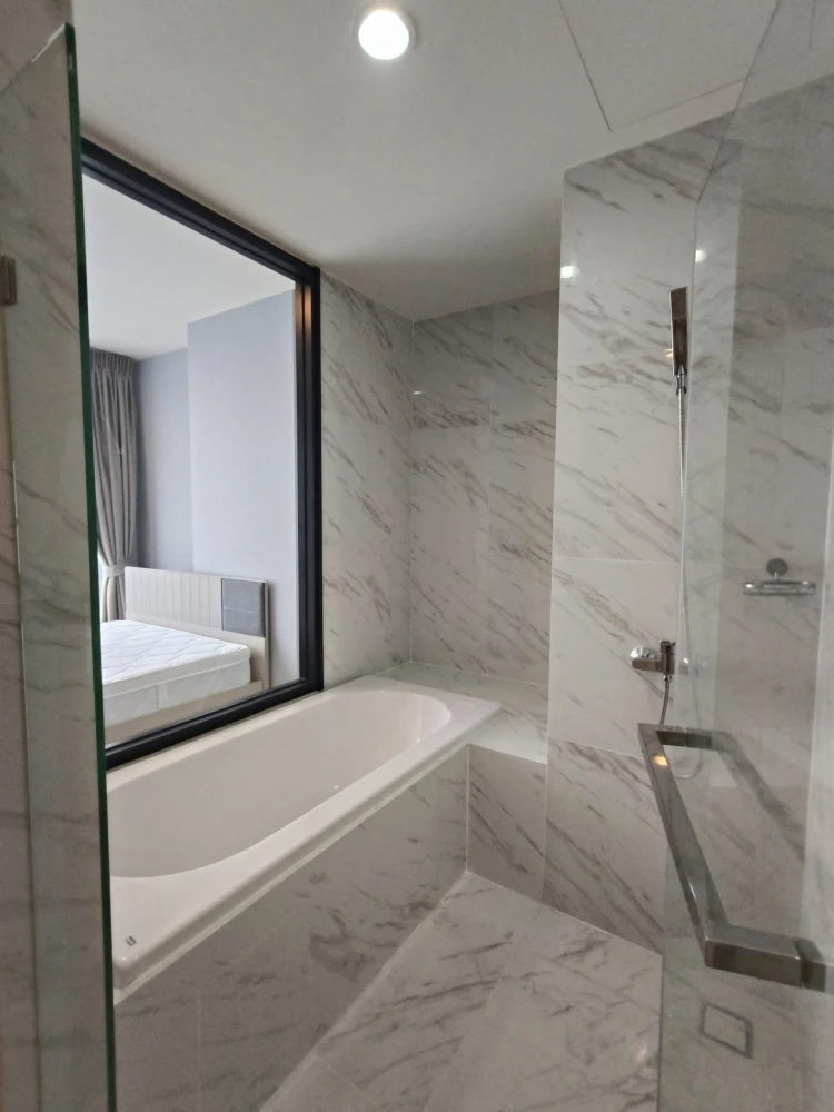 For rent: Ideo Mobi Sukhumvit Eastpoint, 26th floor, very high, spacious room, not cramped, fully furnished, urgent