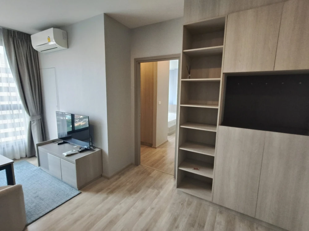 For rent: Ideo Mobi Sukhumvit Eastpoint, 26th floor, very high, spacious room, not cramped, fully furnished, urgent