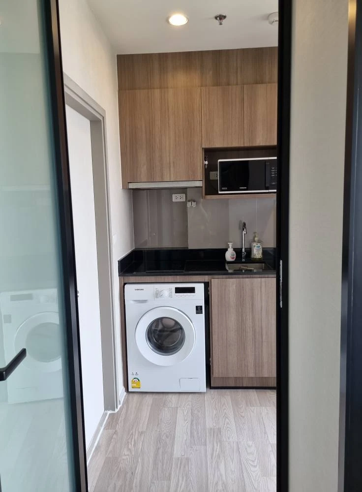 For rent: Ideo Mobi Sukhumvit Eastpoint, fully furnished, great view, no hassle. Reserve now before it's gone.