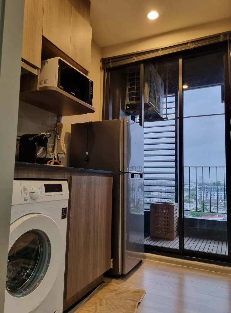 For rent: Ideo Mobi Sukhumvit Eastpoint, fully furnished, great view, no hassle. Reserve now before it's gone.