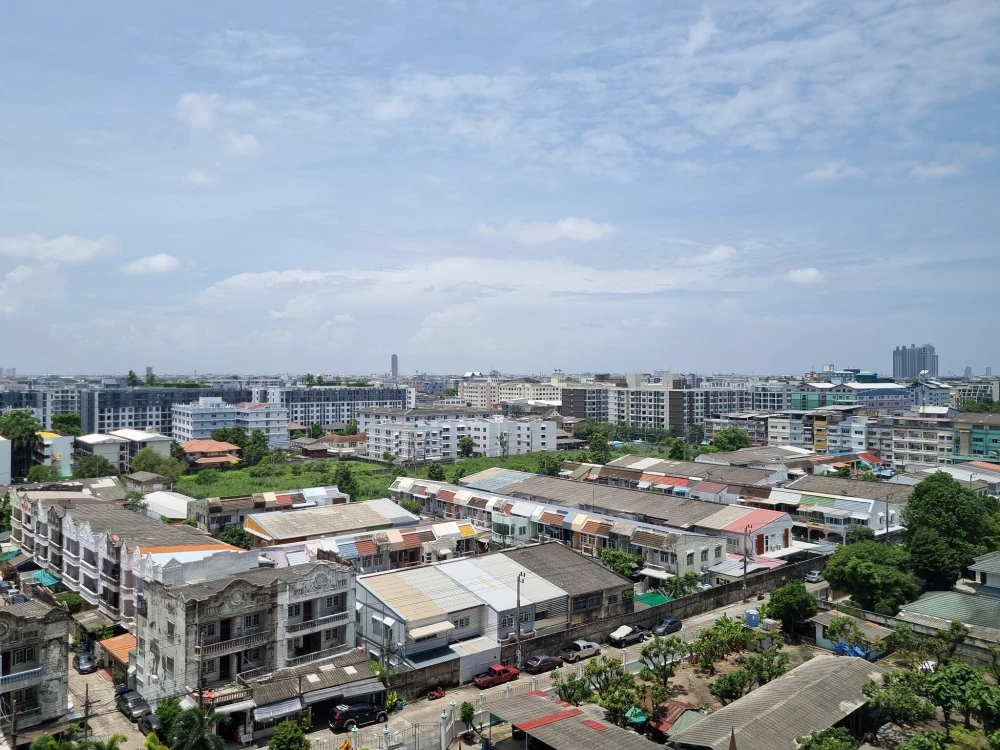 For rent: Ideo Mobi Sukhumvit Eastpoint, fully furnished, great view, no hassle. Reserve now before it's gone.